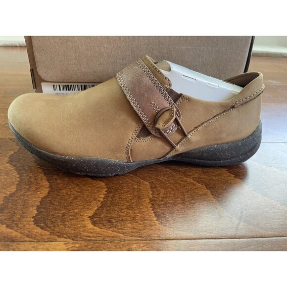 Clarks Collection Leather Slip-Ons - Roseville Dot Tan Size 5.5 M NEW - Picture 3 of 7